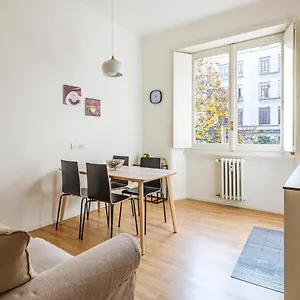Spacious & Comfortable In Duomo By Easylife Milán