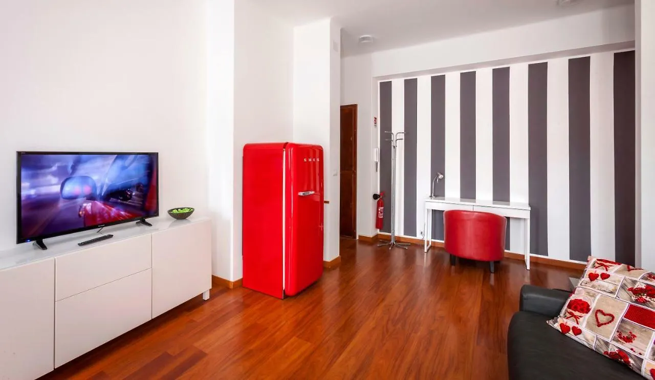 Bright House In Milan Apartment