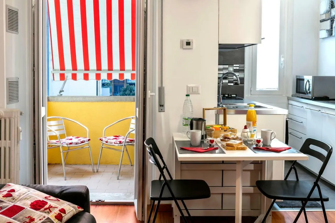 Bright House In Milan Apartment